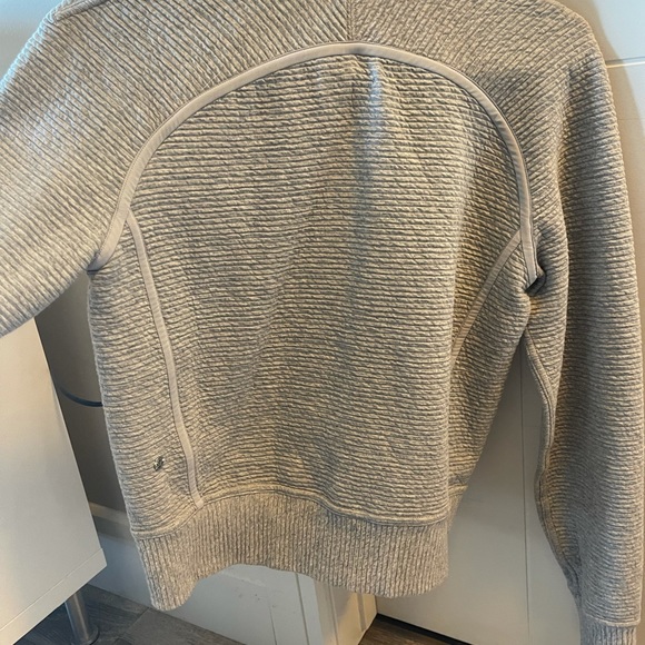 On repeat bomber lululemon - Picture 8 of 12